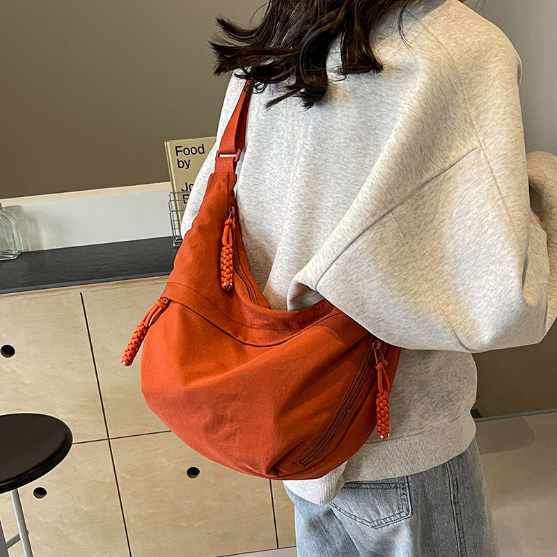 🔥Vårförsäljning 50% rabatt🔥Unisex Crossbody-väska med stor kapacitet
