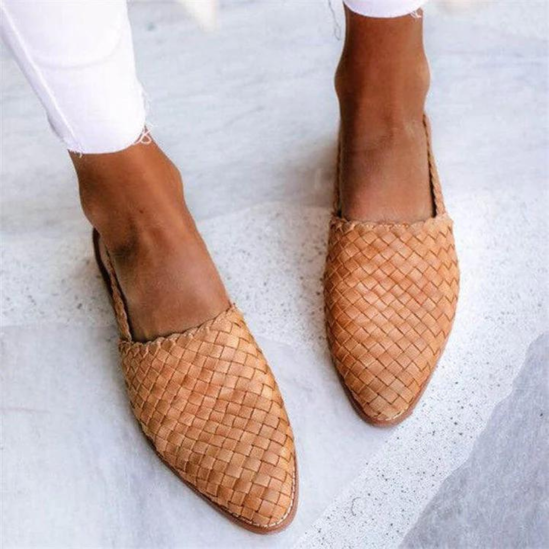 Bekväm och stilren flätad sandal