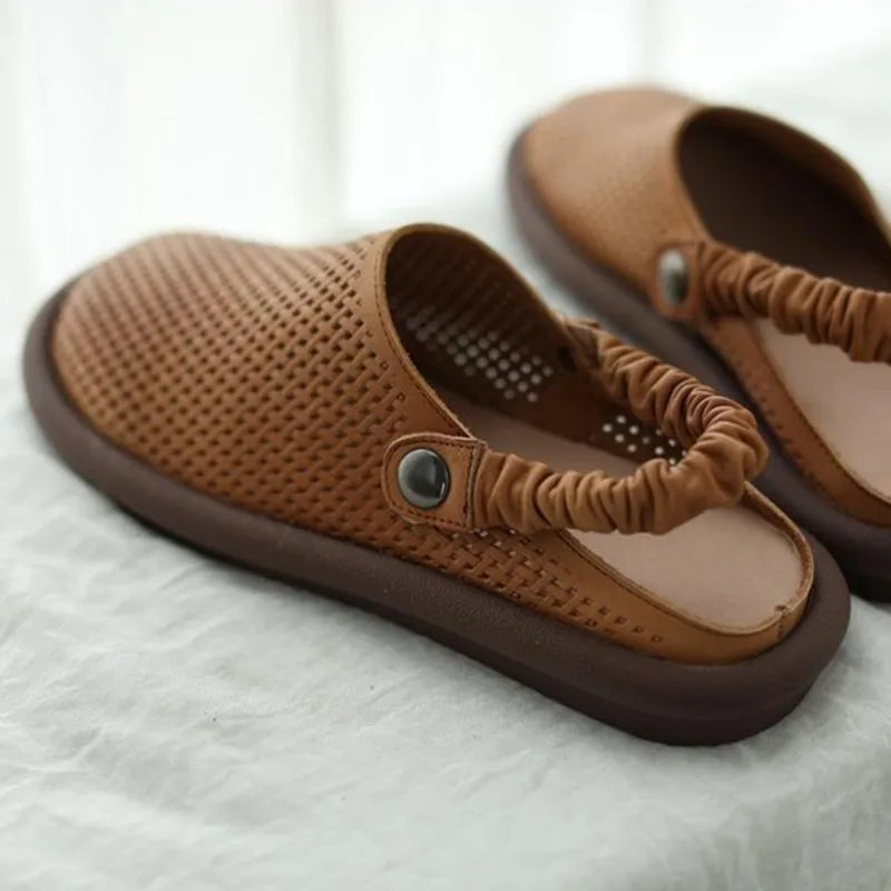 Bekväma sandaler med elastiskt bakband